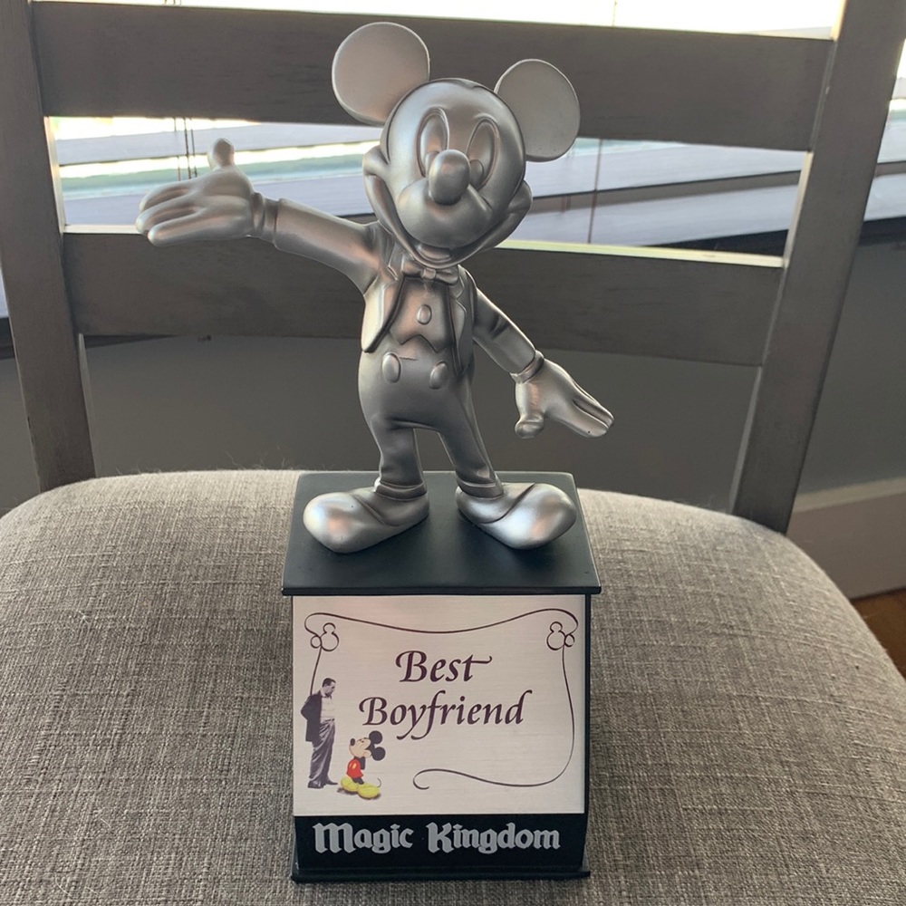 Disney World Magic Kingdom Silver Mickey Mouse Statue - Best Boyfriend plaque